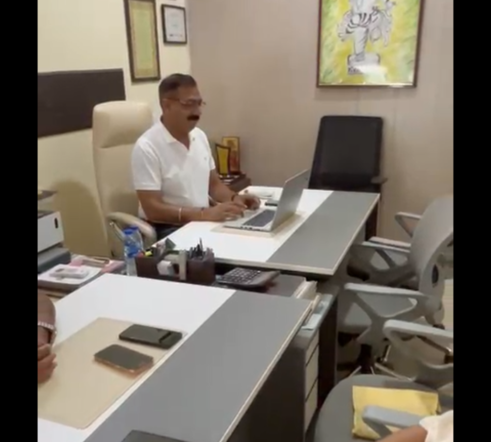 Universal Properties Office Interior image